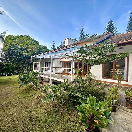 Villa Putih Le Cordon Bandung Luaran gambar