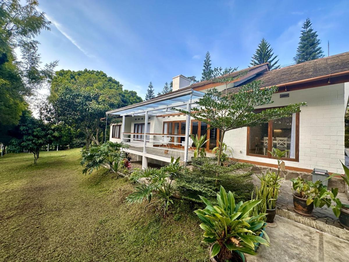 Villa Putih Le Cordon Bandung Luaran gambar